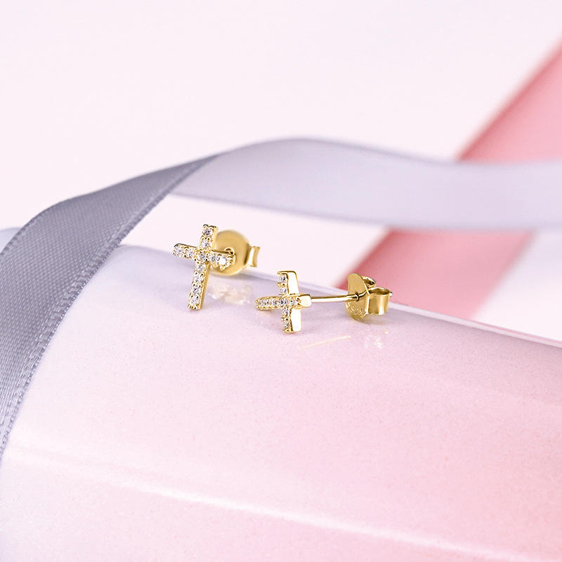 Cross Stud