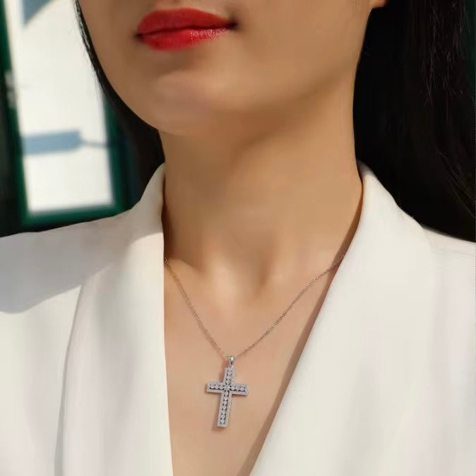 Croix en moissanite